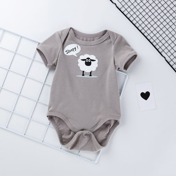 Babys erstes Design: "Schäfchen"-Set aus Body, Strampler & Mütze