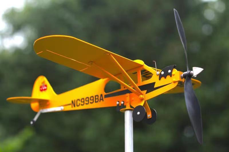 Dekoration: Flugzeug  als Wetterfahne