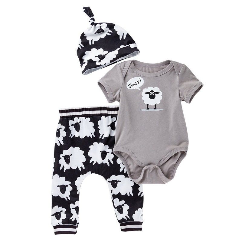 Babys erstes Design: "Schäfchen"-Set aus Body, Strampler & Mütze