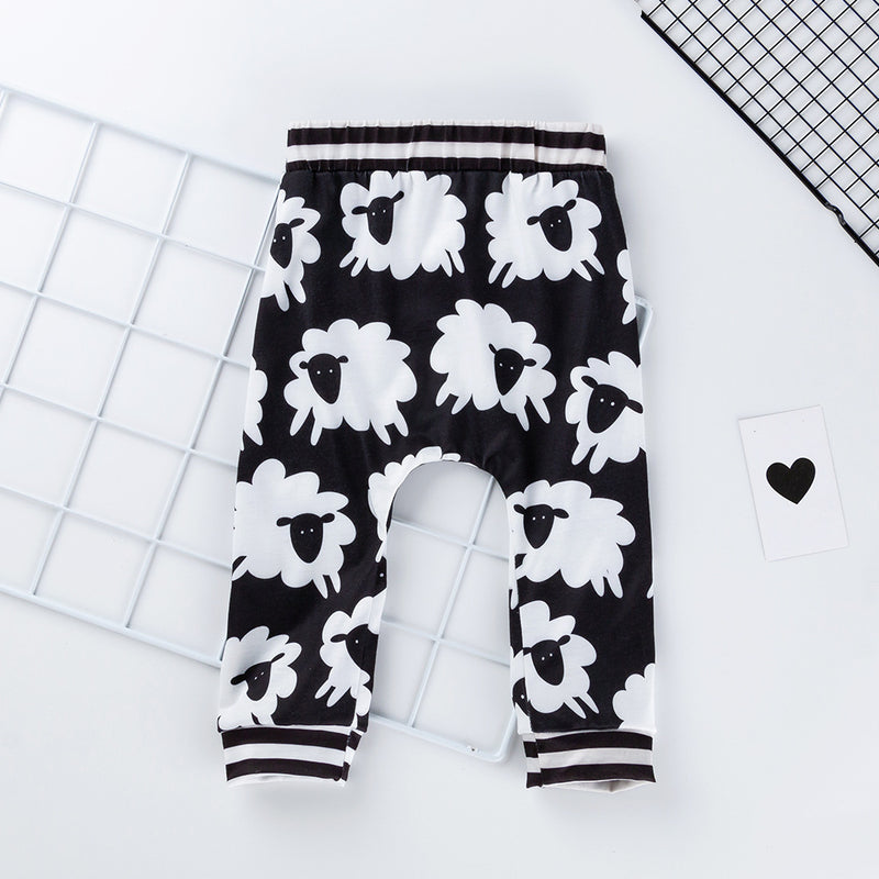 Babys erstes Design: "Schäfchen"-Set aus Body, Strampler & Mütze