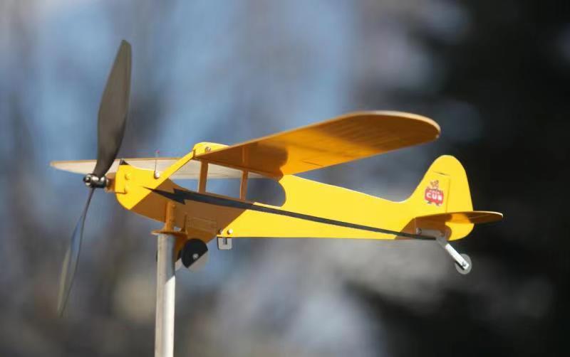 Dekoration: Flugzeug  als Wetterfahne