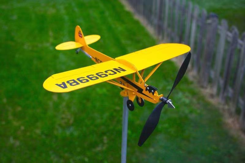 Dekoration: Flugzeug  als Wetterfahne