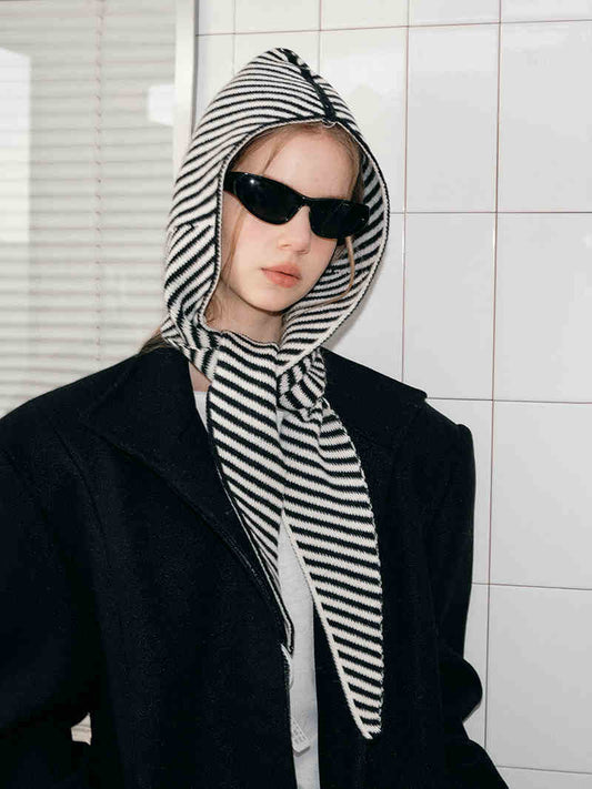 Innovative Damen-Mütze und Schal in einem